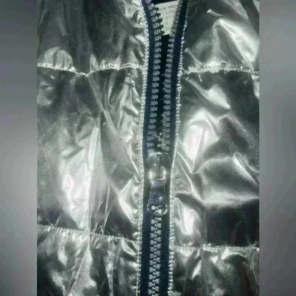 NWT LOHLA SPORT THE SHINY METALLIC SILVER VEST - Picture 6 of 11